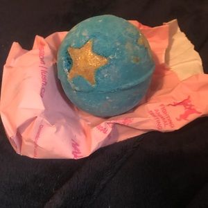 Shoot For the Stars Bath Bomb LUSH Cosmetics